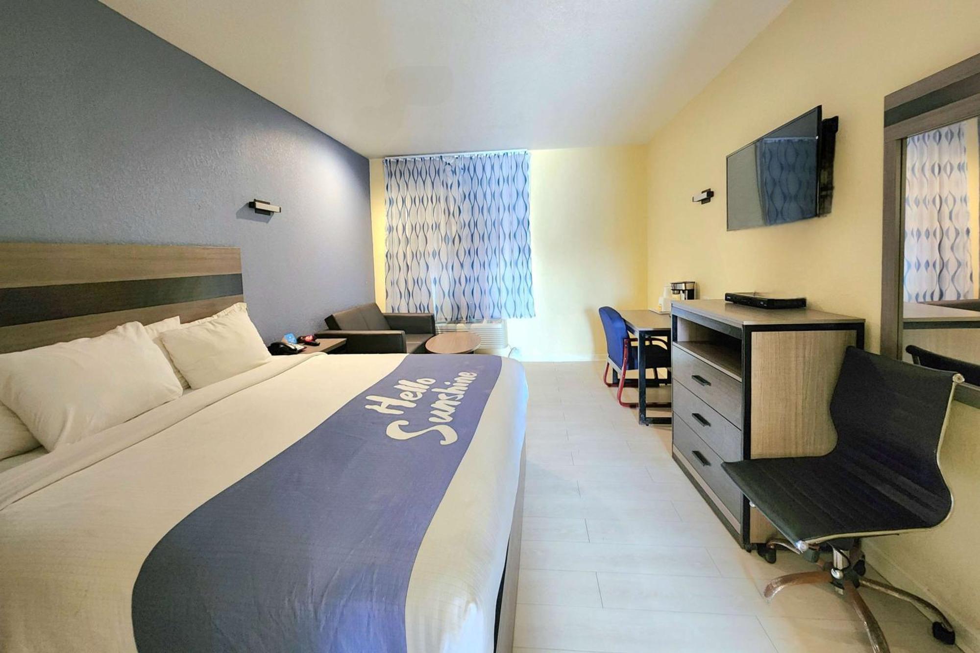 Days Inn By Wyndham Freeport Εξωτερικό φωτογραφία