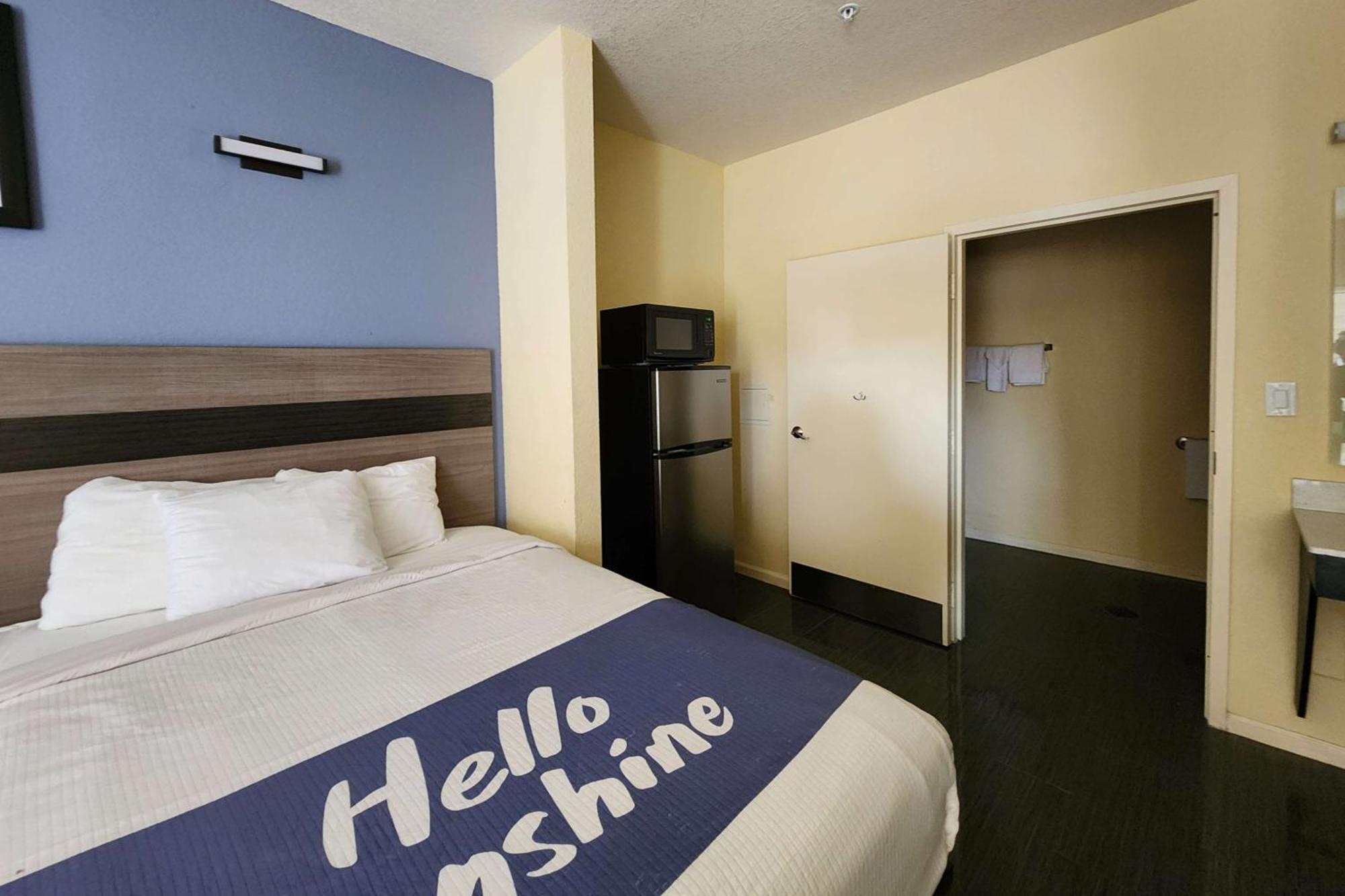 Days Inn By Wyndham Freeport Εξωτερικό φωτογραφία