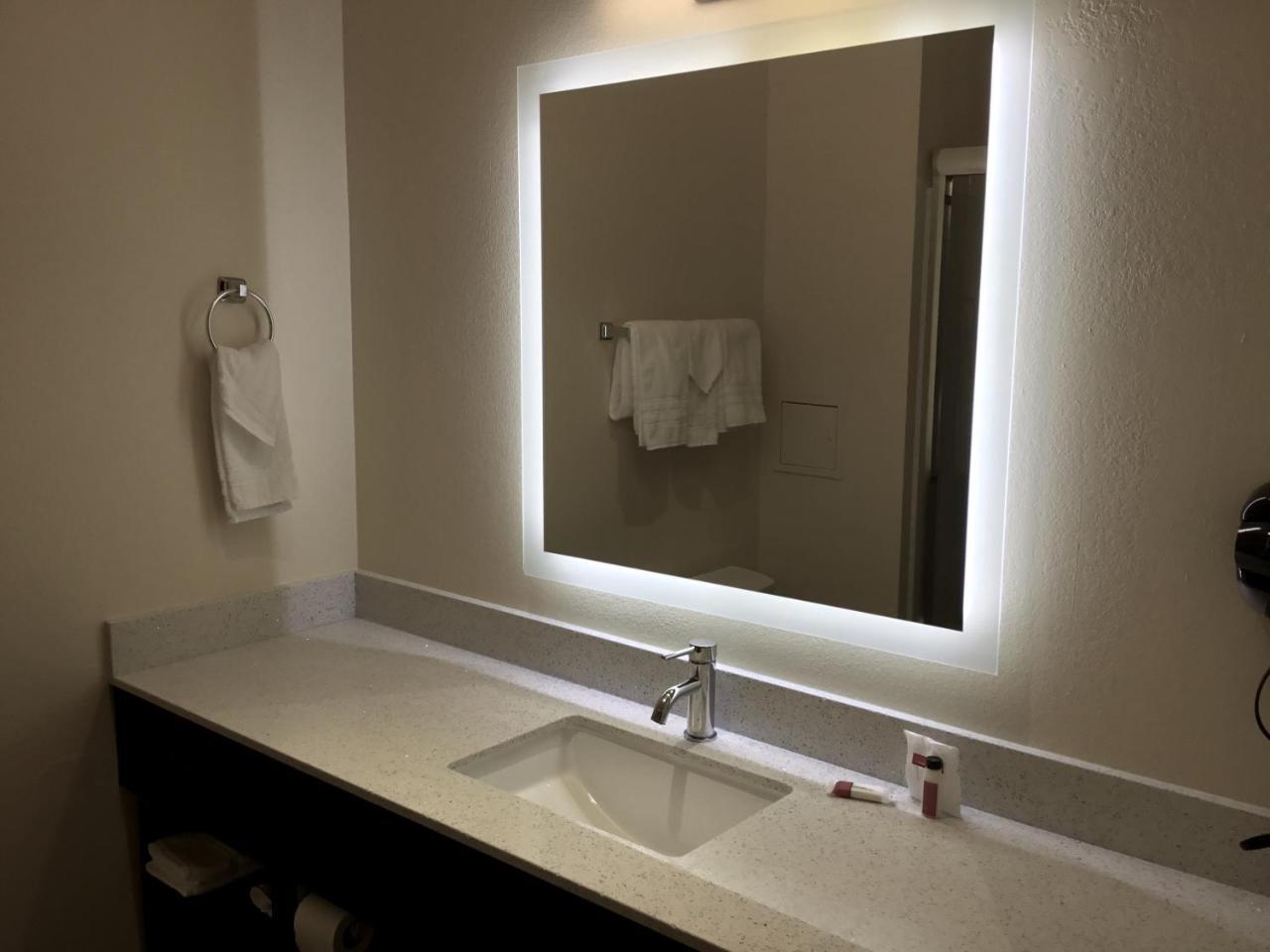 Days Inn By Wyndham Freeport Εξωτερικό φωτογραφία