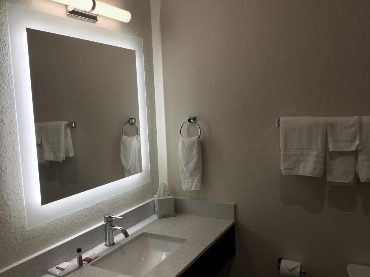 Days Inn By Wyndham Freeport Εξωτερικό φωτογραφία